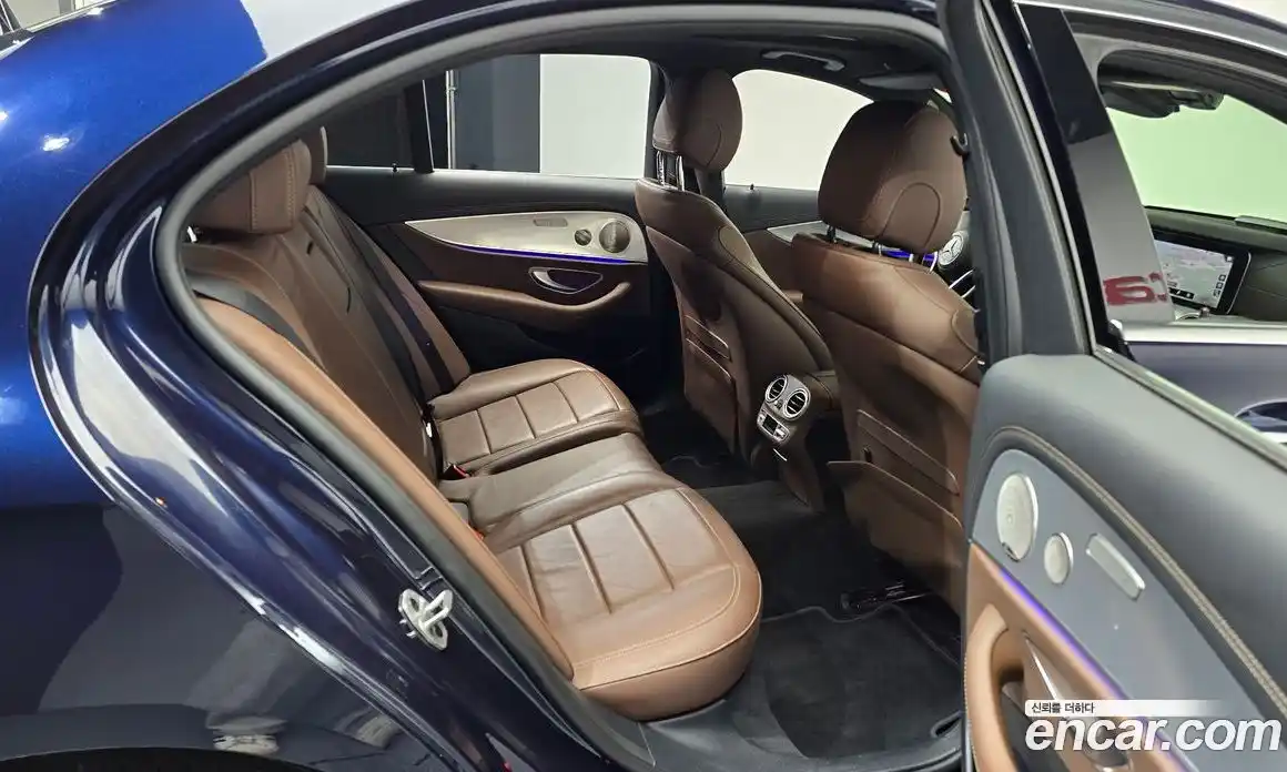 Mercedes-Benz E-Class 2021 2.0 гидро, фото 12