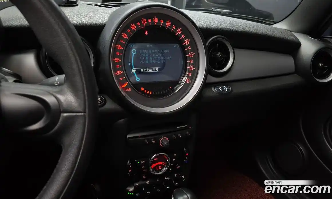 Mini Cooper Convertible 2014 1.6 гидро в Москве № 179874, фото 15
