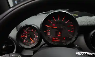 Mini Cooper Convertible 2014 1.6 гидро в Москве № 179874, миниатюра 8