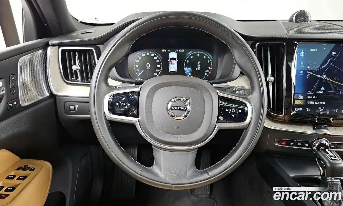 Volvo XC60 2018 2.0 гидро в Москве № 197003, фото 13