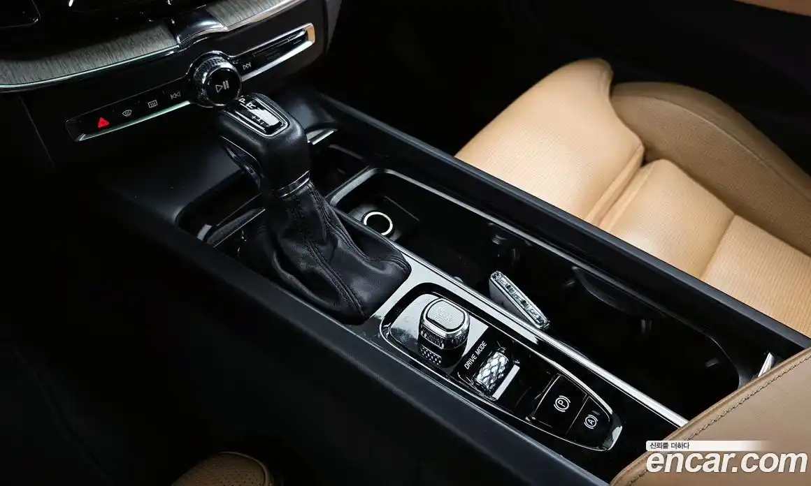 Volvo XC60 2018 2.0 гидро в Москве № 197003, фото 9