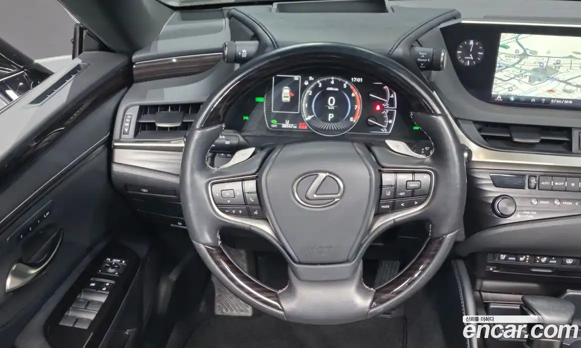 Lexus ES 2018 2.5 гидро в Москве № 198797, фото 13