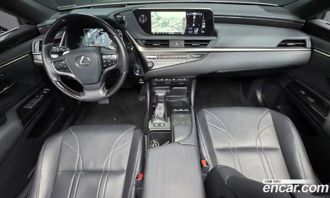 Lexus ES 2018 2.5 гидро в Москве № 198797, фото 7