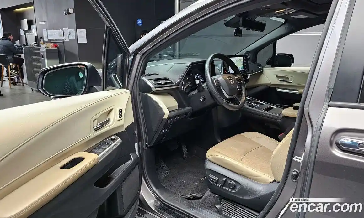 Toyota Sienna 2022 2.5 гидро в Москве № 199632, фото 11