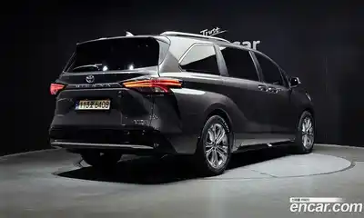 Toyota Sienna 2022 2.5 гидро в Москве № 199632, миниатюра 2