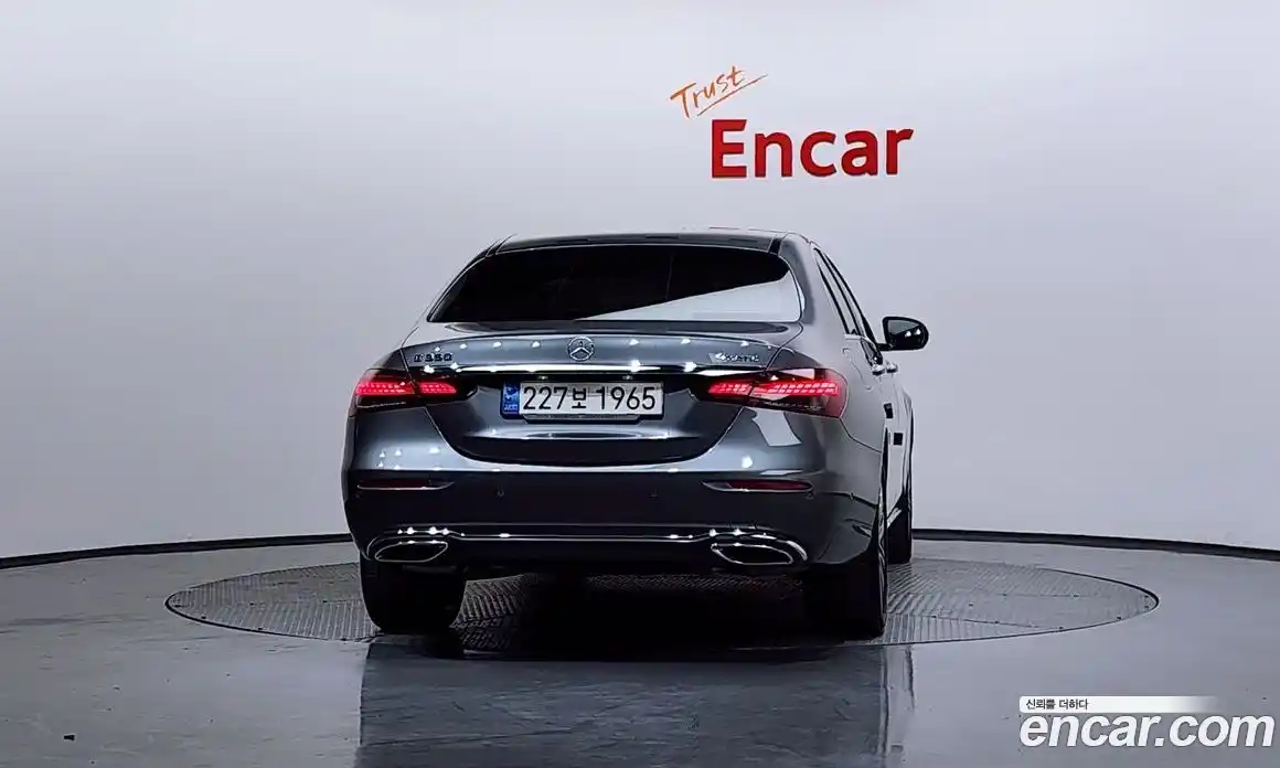 Mercedes-Benz E-Class 2023 2.0 гидро в Москве № 203269, фото 4