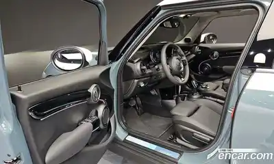 Mini Cooper 2023 2.0 гидро в Москве № 204810, миниатюра 11