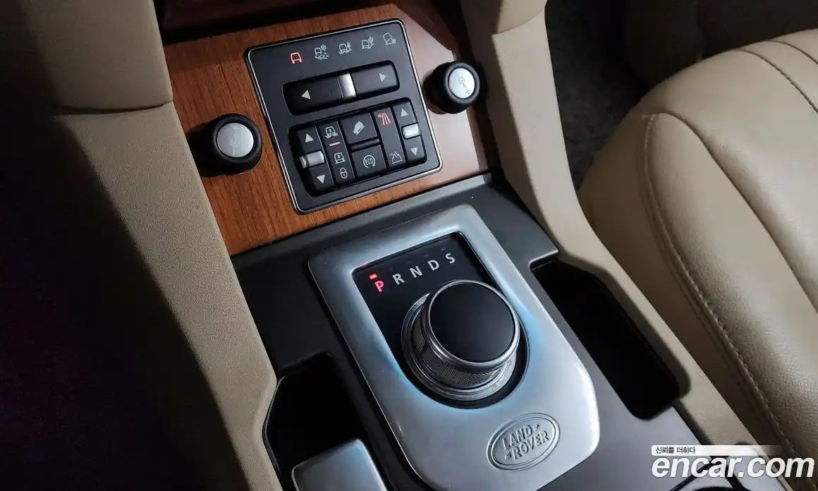 Land Rover Discovery 2015 3.0 гидро в Москве № 213381, фото 9