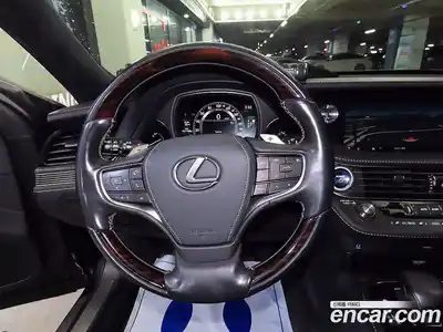 Lexus LS 2018 3.5 гидро в Москве № 214856, миниатюра 6