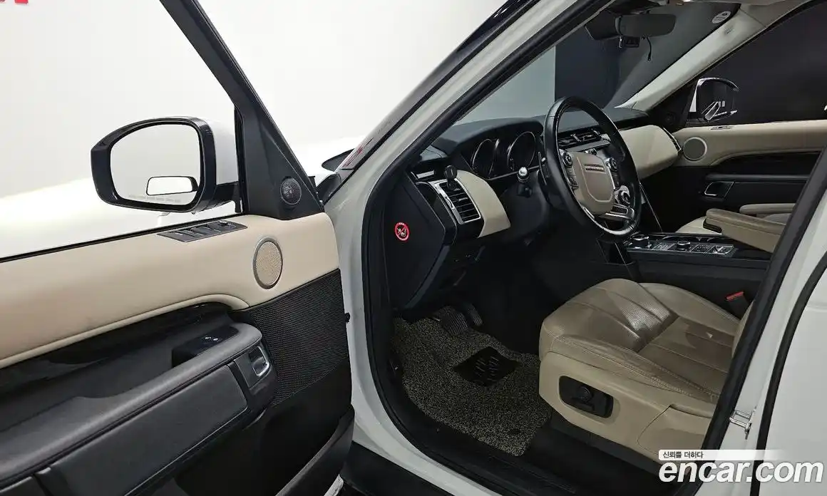 Land Rover Discovery 2018 2.0 гидро в Москве № 228395, фото 12