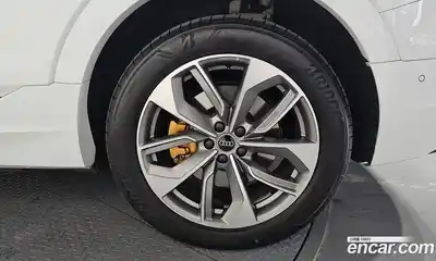 Audi e-tron 2023 0.2 гидро в Москве № 229767, миниатюра 5