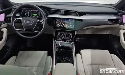 Audi e-tron 2023 0.2 гидро в Москве № 229767, миниатюра 7