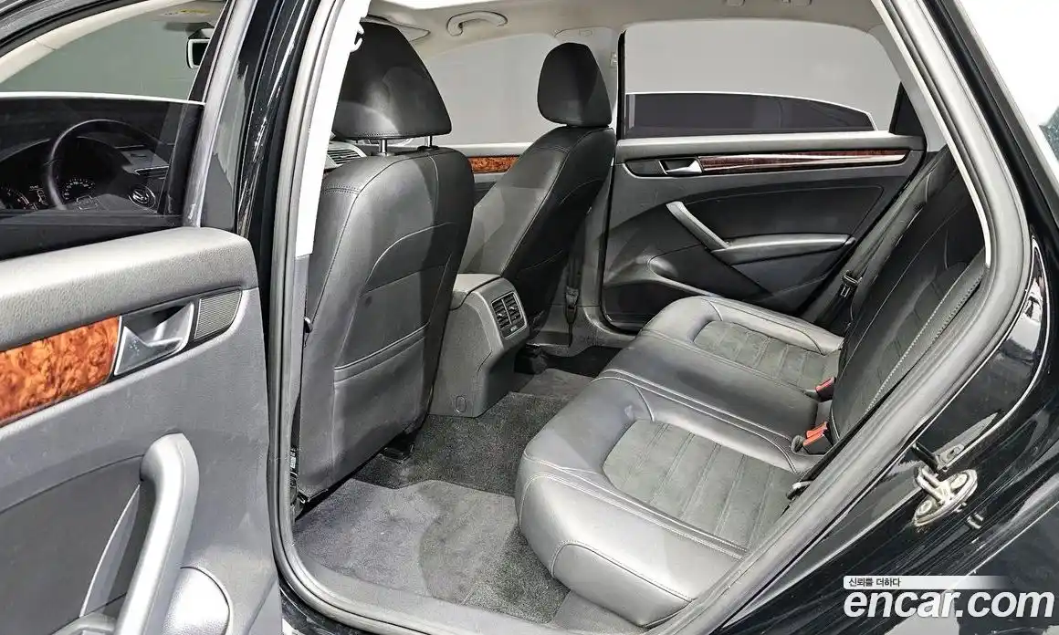 Volkswagen Passat 2013 2.5 гидро в Москве № 232153, фото 10