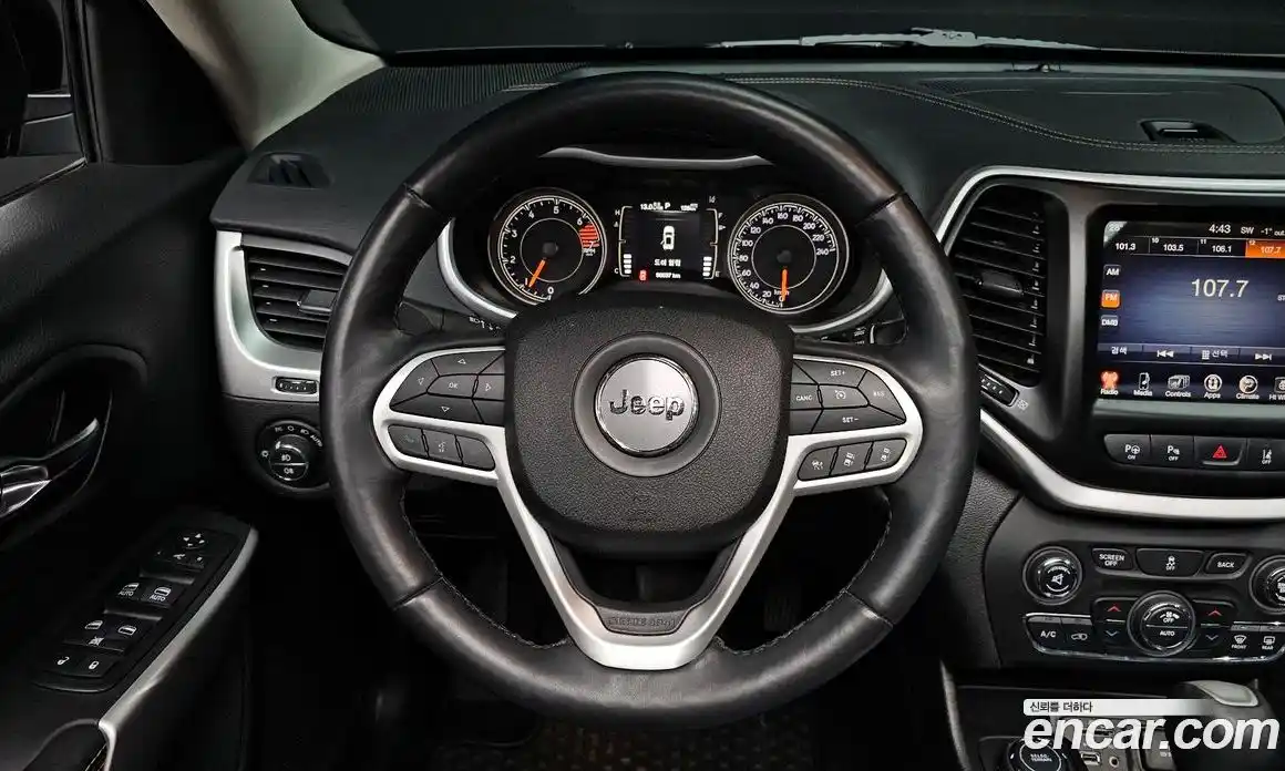 Jeep Cherokee 2017 2.4 гидро в Москве № 232656, фото 13