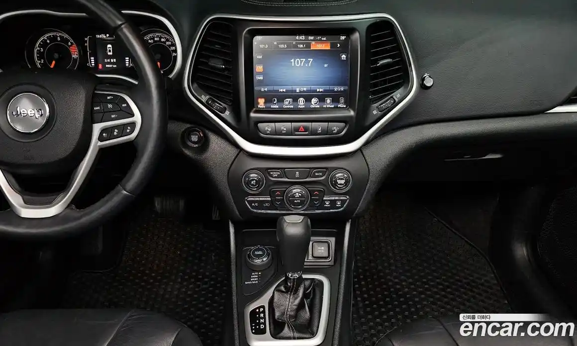 Jeep Cherokee 2017 2.4 гидро в Москве № 232656, фото 14