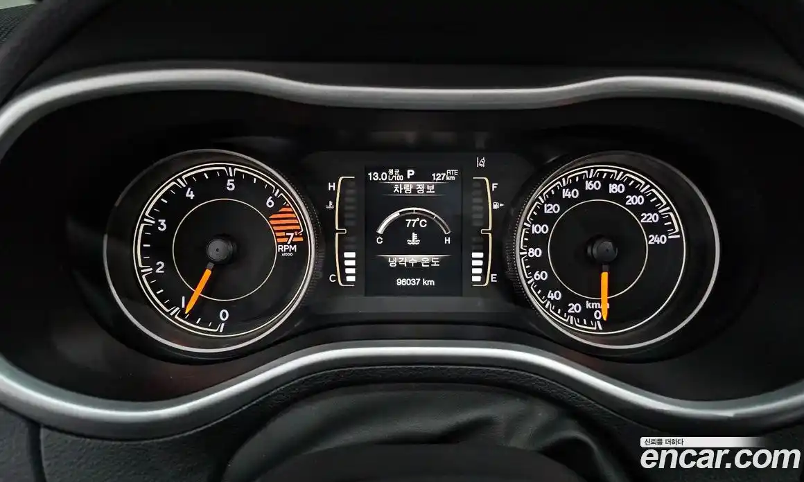 Jeep Cherokee 2017 2.4 гидро в Москве № 232656, фото 8