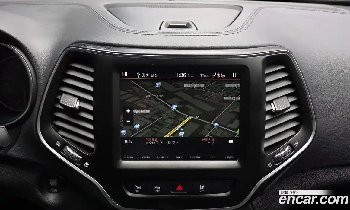 Jeep Cherokee 2018 2.4 гидро в Москве № 232735, фото 14