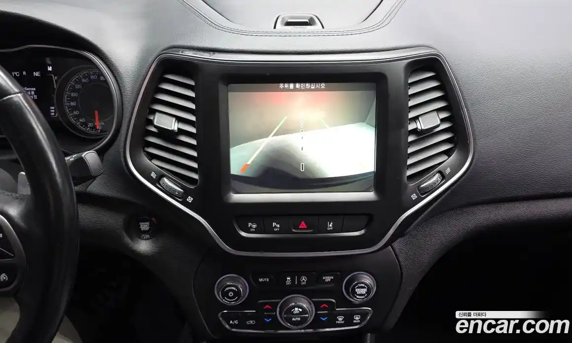 Jeep Cherokee 2018 2.4 гидро в Москве № 232735, фото 16