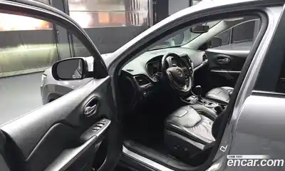 Jeep Cherokee 2018 2.4 гидро в Москве № 232735, миниатюра 10