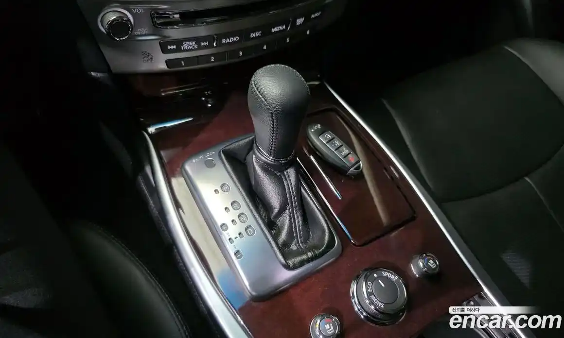 Infiniti Q70 2018 3.7 гидро в Москве № 268081, фото 9