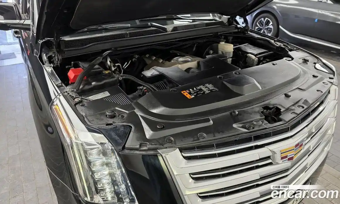 Cadillac Escalade 2019 6.2 гидро в Москве № 285530, фото 6