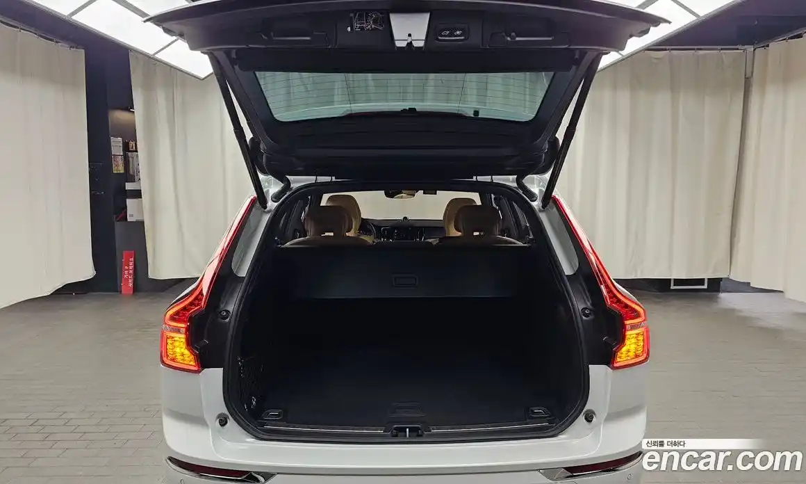 Volvo XC60 2019 2.0 гидро в Москве № 293852, фото 20