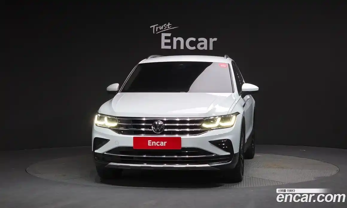 Volkswagen Tiguan 2023 2.0 гидро в Москве № 432233, фото 3