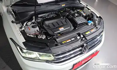 Volkswagen Tiguan 2023 2.0 гидро в Москве № 432233, миниатюра 6