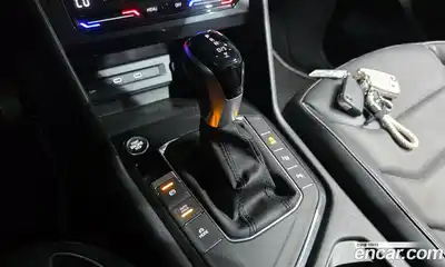 Volkswagen Tiguan 2023 2.0 гидро в Москве № 432233, миниатюра 9