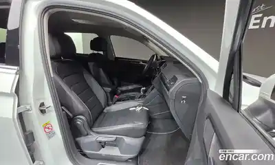 Volkswagen Tiguan 2023 2.0 гидро в Москве № 432233, миниатюра 10