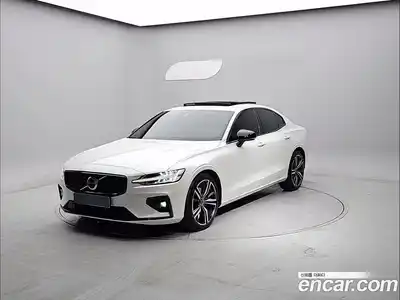 Volvo S60, 2022