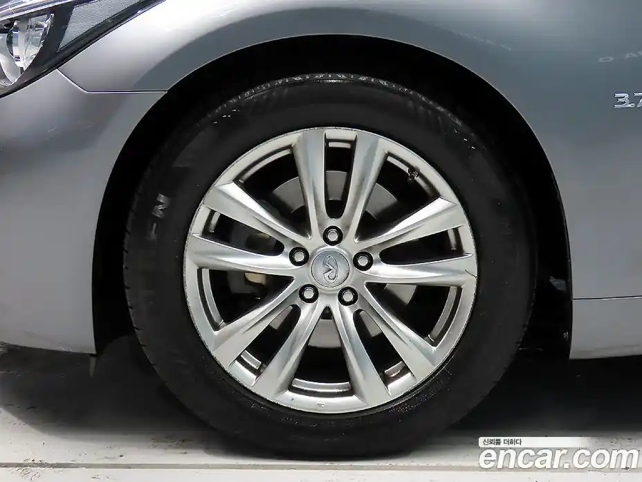 Infiniti Q70 2015 3.7 гидро в Москве № 759256, фото 5