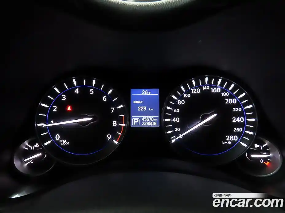 Infiniti Q70 2015 3.7 гидро в Москве № 759256, фото 8