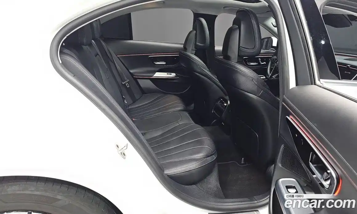 Mercedes-Benz E-Class 2024 2.0 гидро, фото 11