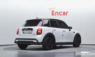 Mini Cooper 2024 1.5 гидро в Москве № 861395, миниатюра 2