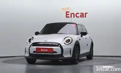 Mini Cooper 2024 1.5 гидро в Москве № 861395, миниатюра 3