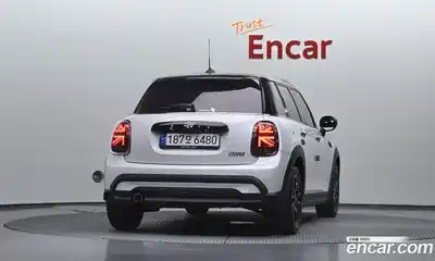 Mini Cooper 2024 1.5 гидро в Москве № 861395, миниатюра 4