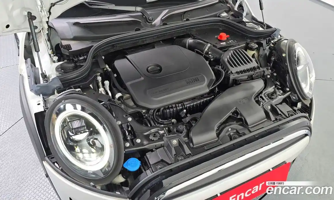 Mini Cooper 2024 1.5 гидро в Москве № 861395, фото 6