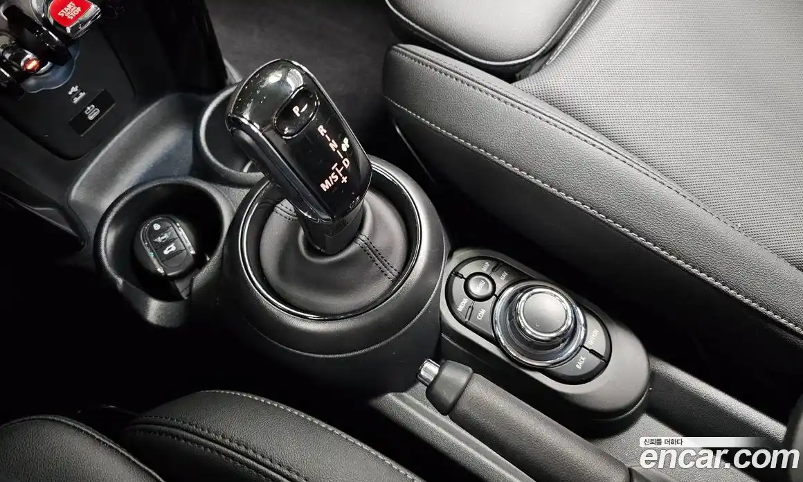 Mini Cooper 2023 1.5 гидро в Москве № 861464, фото 9