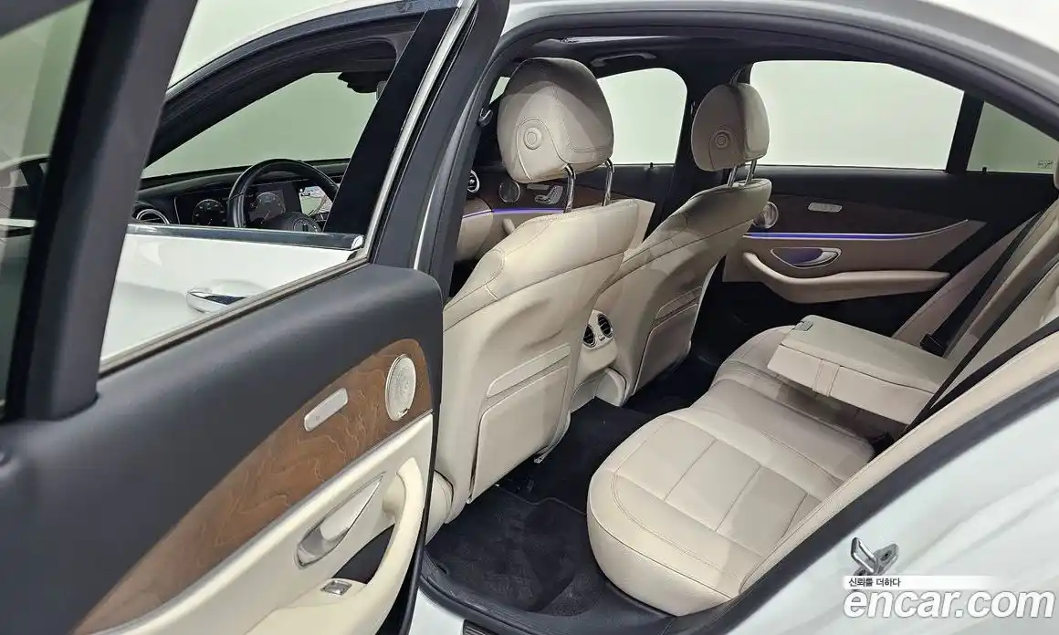 Mercedes-Benz E-Class 2022 2.0 гидро, фото 11