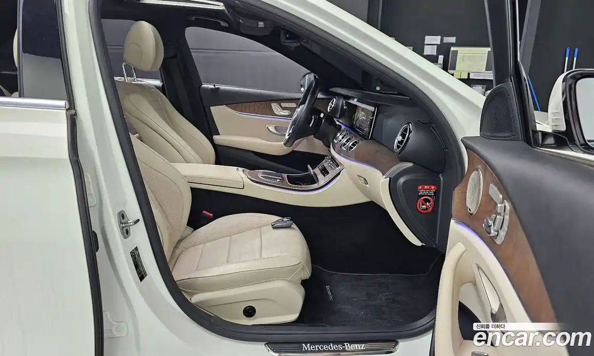 Mercedes-Benz E-Class 2022 2.0 гидро, фото 12