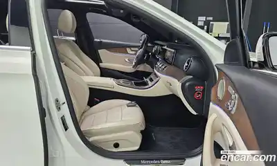 Mercedes-Benz E-Class 2022 2.0 гидро, миниатюра 12