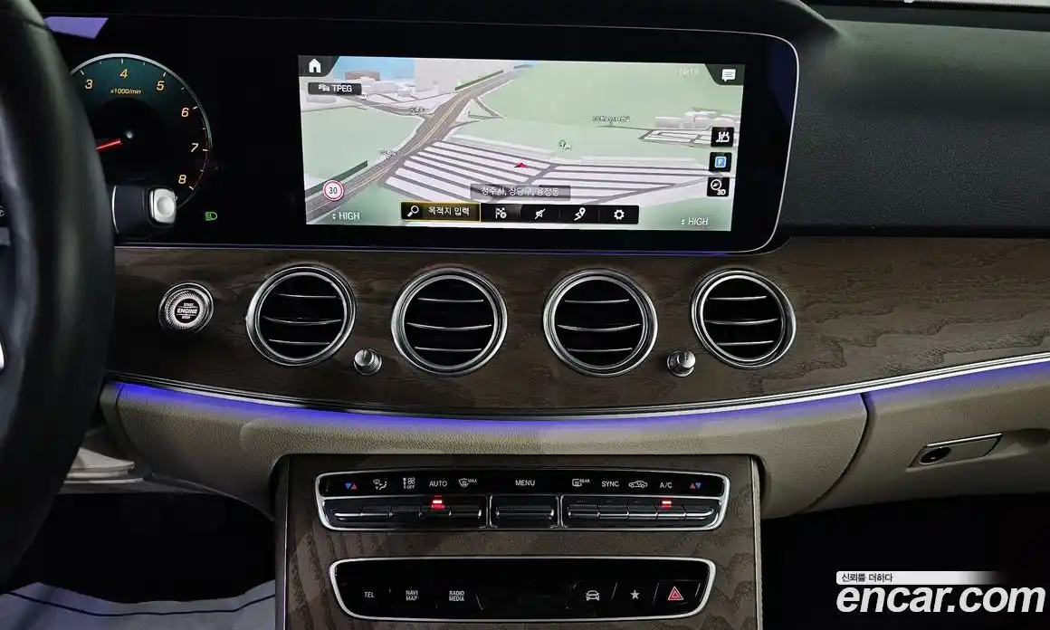 Mercedes-Benz E-Class 2022 2.0 гидро, фото 16
