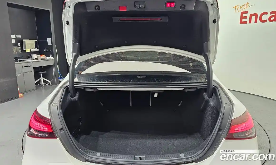 Mercedes-Benz E-Class 2022 2.0 гидро, фото 20