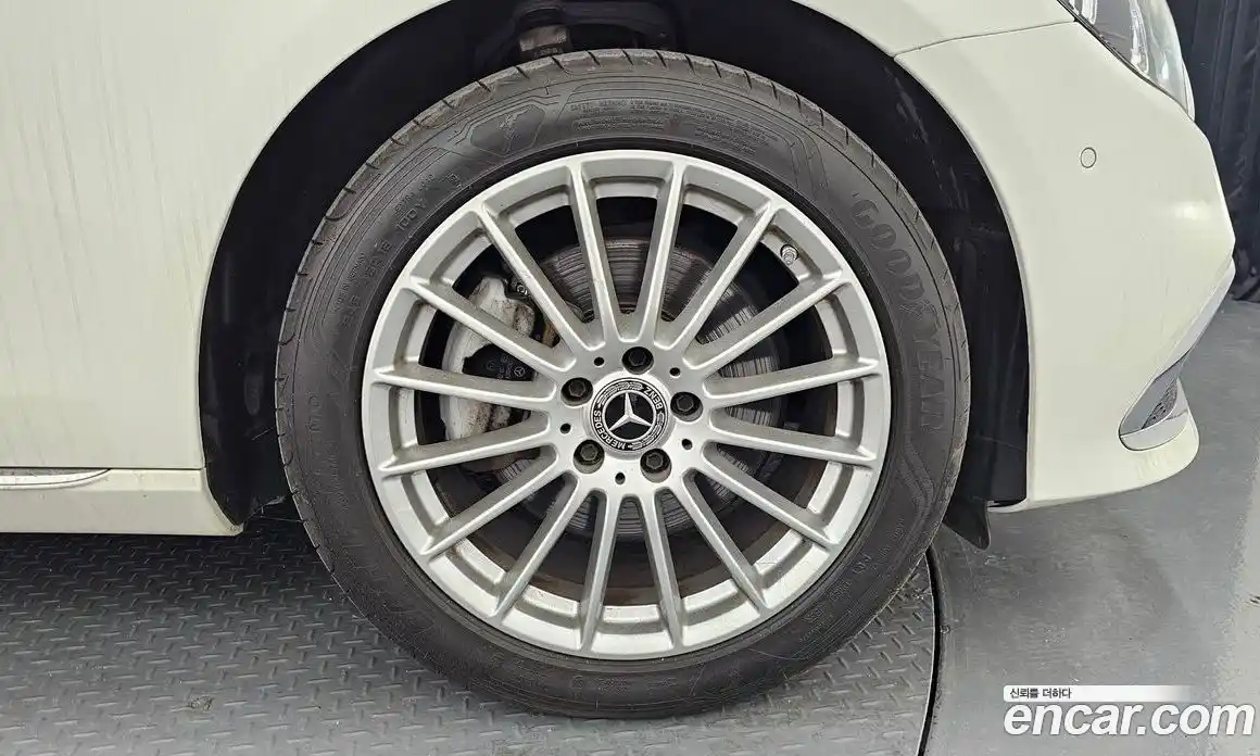 Mercedes-Benz E-Class 2022 2.0 гидро, фото 5