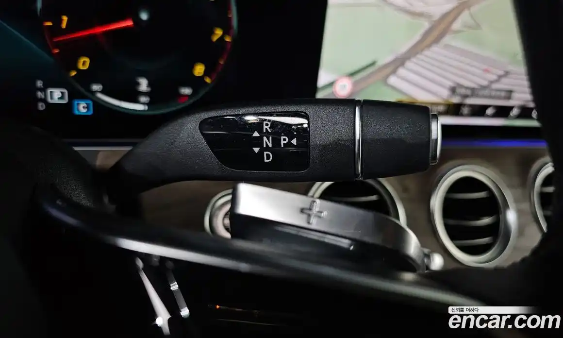 Mercedes-Benz E-Class 2022 2.0 гидро, фото 9