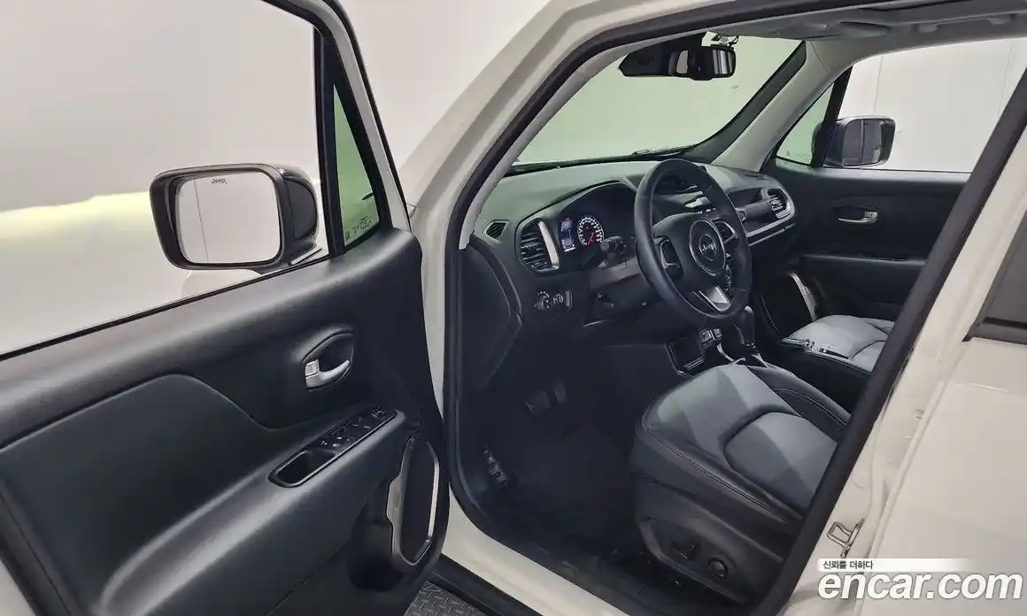 Jeep Renegade 2023 1.3 гидро в Москве № 896448, фото 9