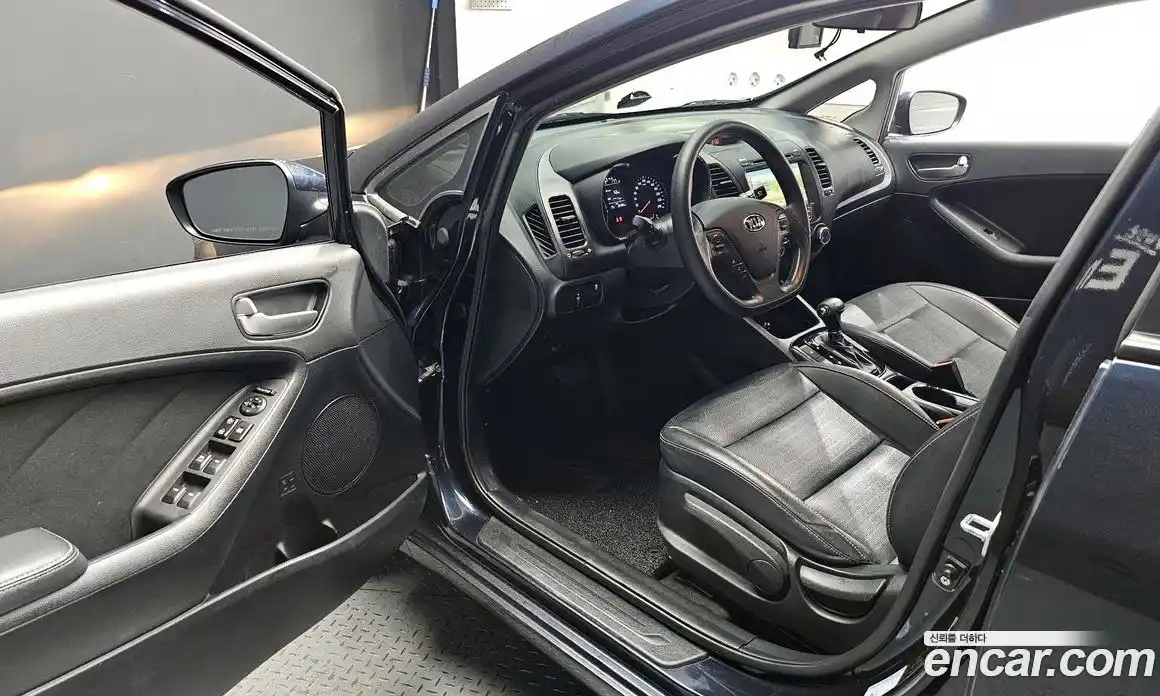 Kia K3 2016 1.6 Автомат в Москве № 930027, фото 9