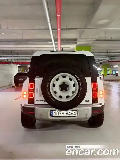 Land Rover Defender, 2022