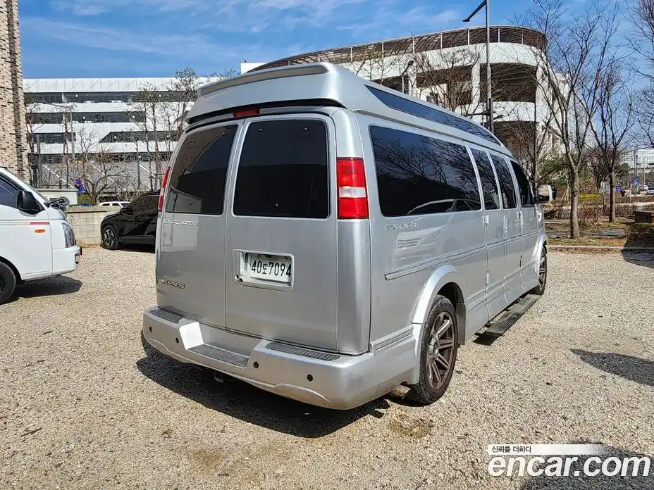 Chevrolet Express Van 2018 6.0 Автомат в Москве № 976743, фото 12